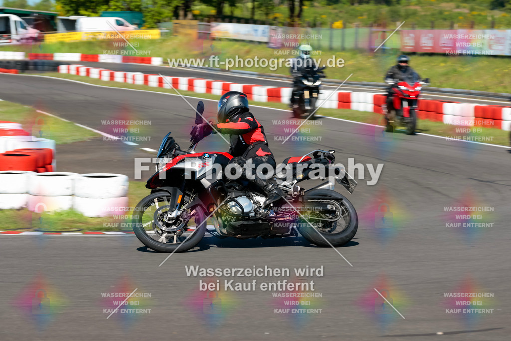 Moto-TeamOBK-21617 | Hier findet Ihr Bilder von Touristenfahrten auf der Nürburgring Nordschleife oder von anderen Veranstaltungen die ich besucht habe. Viel Spass beim Durch Schauen 