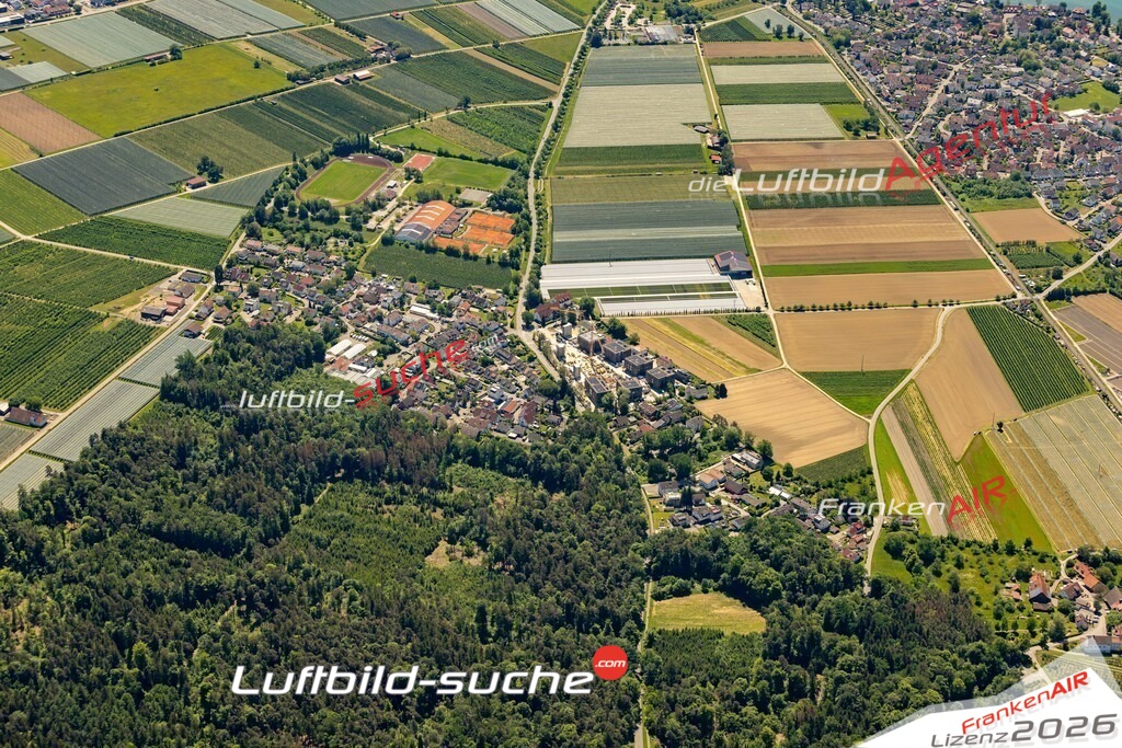 Das Luftbild zeigt :  Eriskirch - Die Luftaufnahme wurde 2024 vom UL-Flugzeug aus erstellt ( keine Drohne ) - Hochauflösende Luftaufnahme - Für grossformatige Ausdrucke geeignet. Die Geschenkidee !Mit Lizenz und Bildrechte bestellbar