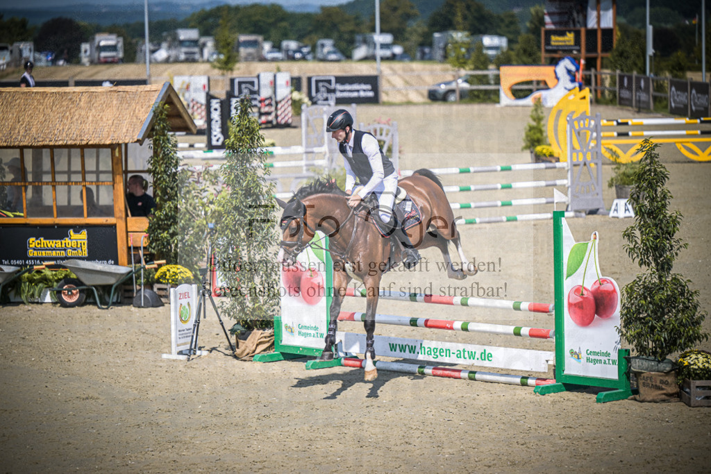 DOS_2926 | Entdecke hochwertige Reitturnierfotos von Foto Oger. Professionell, emotional und authentisch – jetzt Lieblingsmomente im Shop bestellen.Deutschlandweite Turnierfotografie. - Realisiert mit Pictrs.com
