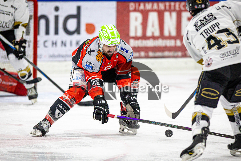 TSV Peißenberg MINERS gegen EHC Königsbrunn PINGUINE | Eishockey Bayernliga Herren Playoffs Viertelfinale 2024/25 - Spiel 4 von 7, TSV Peißenberg MINERS gegen EHC Königsbrunn PINGUINE, 20250216,Marius KLEIN (MINERS 25) in der Abwehr,2025-02-16 in Peißenberg (Eisstadion Peißenberg)Marius KLEIN (MINERS 25)Copyright: WolfgangxLindner foto-lindner.de
