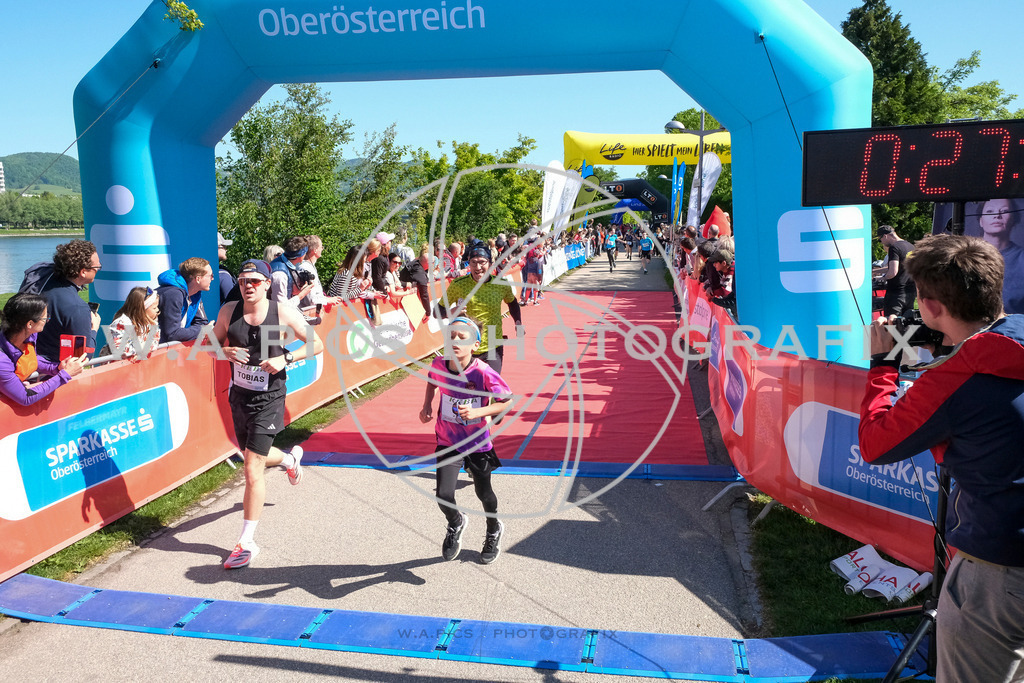 ..... | LINZ,AUSTRIA,27.April 24, Int. 3 Brückenlauf Linz  , Image shows: Photo: WAPICS / Michael ring