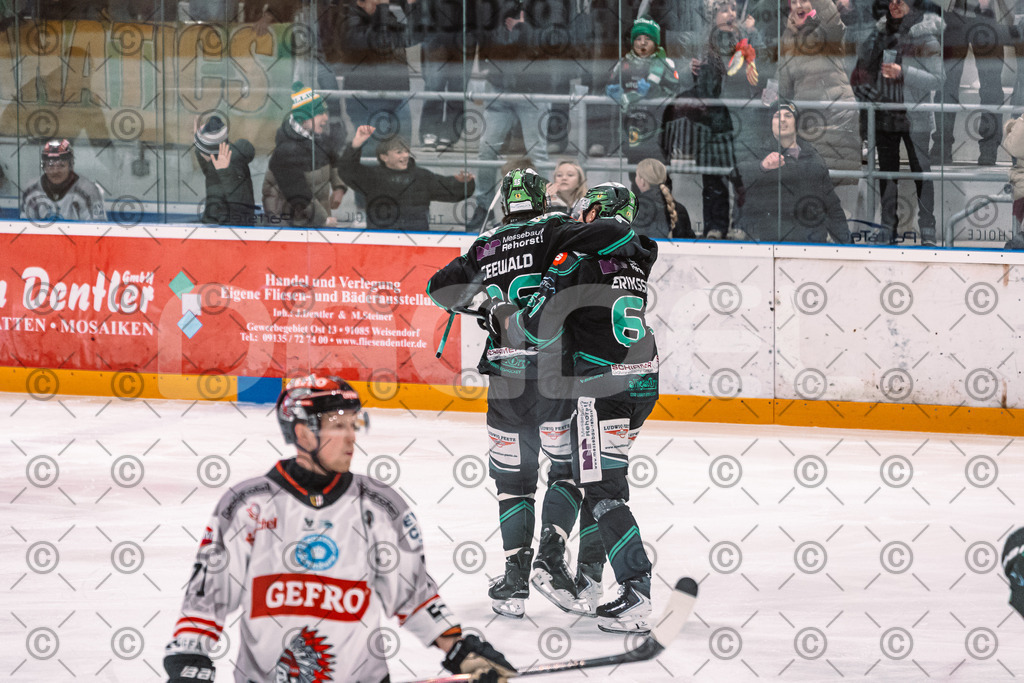 Alligators_vs_Memmingen_05_12_2025-068 | Höchstadt Alligators Fotogalerie: Eishockey-Action aus Franken. Professionelle Spielfotos, Portraits & Stadionbilder zum Download. Jetzt entdecken! - Realisiert mit Pictrs.com