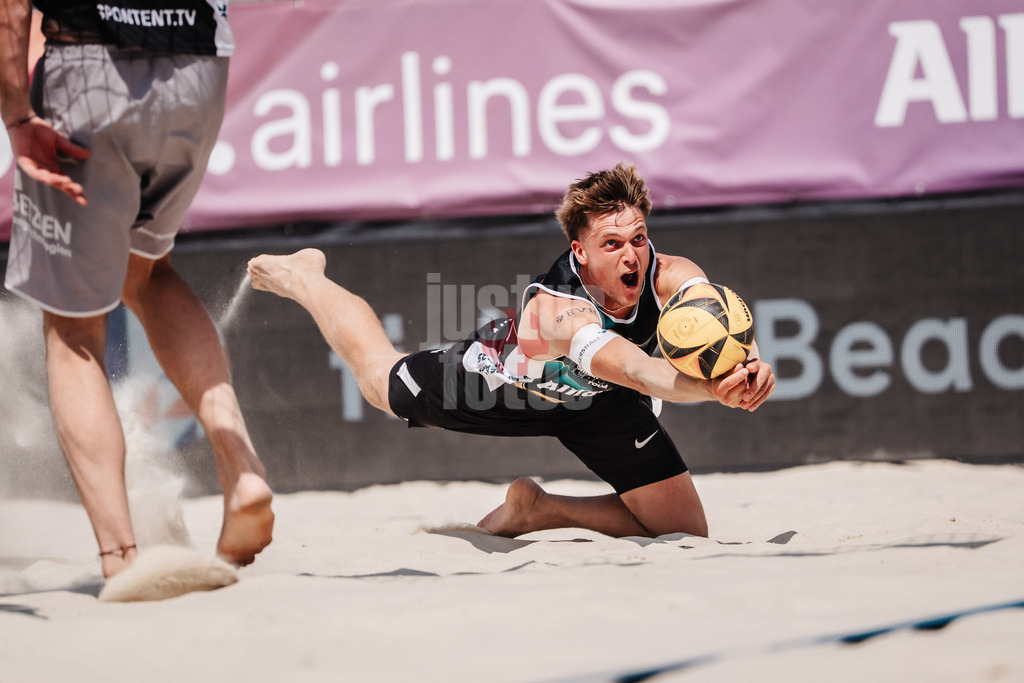 Beachvolleyball | Männer | Allianz German Beach Tour 2025 | Tourstop Bremen | 14.06.2025 | Luis Kubo springt zum Ball