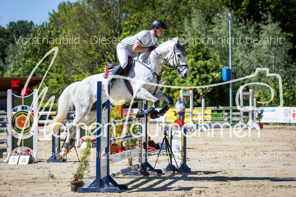 Donop24-M-Spr-029 | MomenTaufnahmen Pferdesportfotos