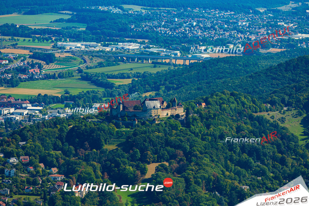 Luftaufnahme Veste Coburg - Die Luftaufnahme wurde 2025 vom UL-Flugzeug heraus erstellt ( ohne Drohne ) - Hochauflösende Luftaufnahme - für professionelle Ausdrucke geeignet. Die Geschenkidee !Mit Lizenz und Bildrechte bestellbar