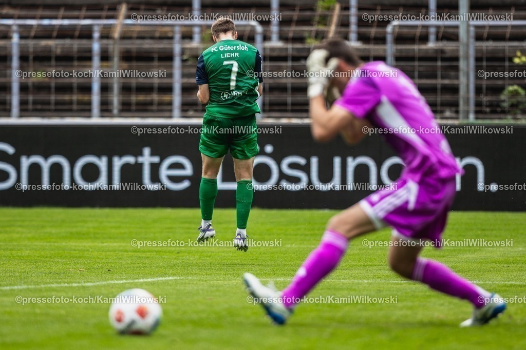xKWI02082501010 | 02.08.2025, xkwix, Fußball, Regionalliga West, FC Gütersloh - 1. FC Bocholt, Ohlendorf Stadion im Heidewald: Torjubel nach dem Tor zum 2:1 durch Jan-Lukas Liehr ( FC Gütersloh #7 ) 