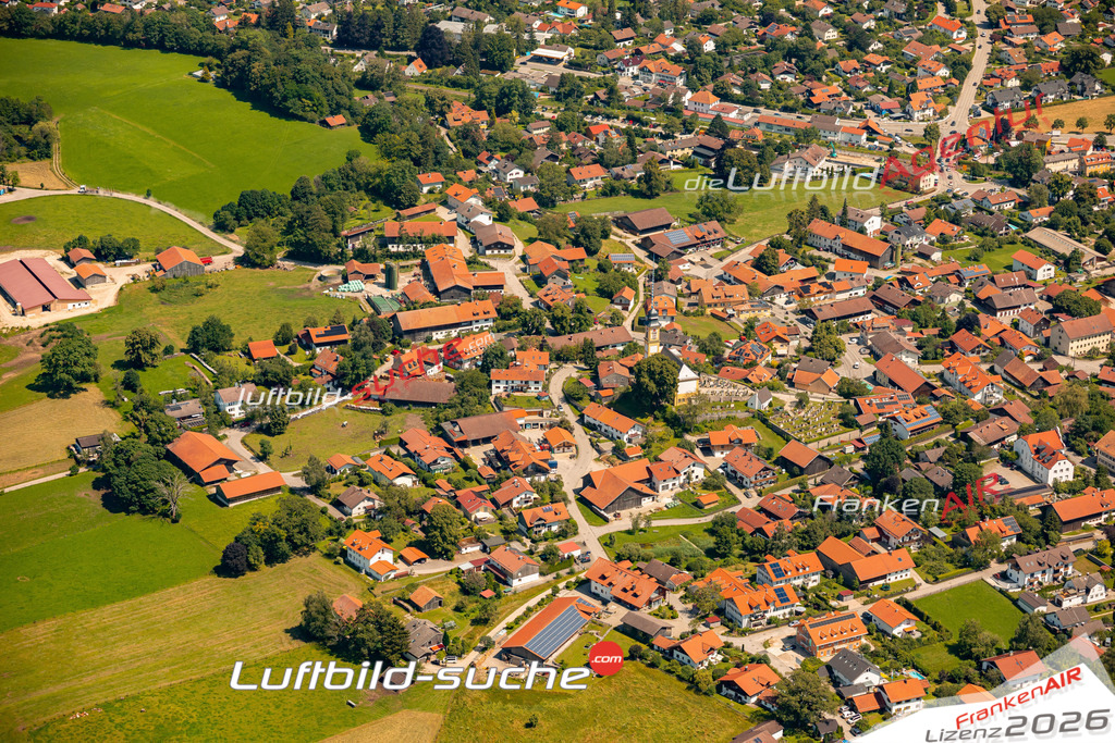 Das Luftbild zeigt : Hohenschäftlarn Schäftlarn - Die Luftaufnahme wurde 2024 vom UL-Flugzeug aus erstellt ( keine Drohne ) - Hochauflösende Luftaufnahme - Für grossformatige Ausdrucke geeignet. Die Geschenkidee !Mit Lizenz und Bildrechte bestellbar