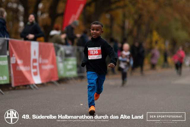 Süderelbe Halbmarathon 2025 I 09.11.2025 I Fotograf_DerSportfotograf.I 00207 | Der Sportfotograf. - Realisiert mit Pictrs.com