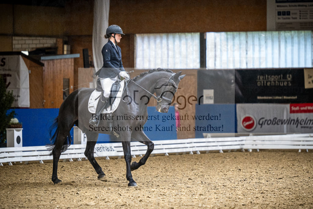 DOS_0470 | Entdecke hochwertige Reitturnierfotos von Foto Oger. Professionell, emotional und authentisch – jetzt Lieblingsmomente im Shop bestellen.Deutschlandweite Turnierfotografie. - Realisiert mit Pictrs.com