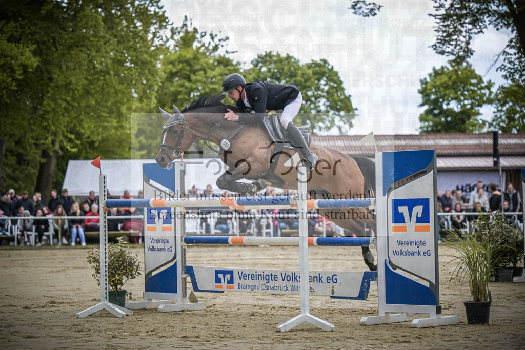 DOS_2203 | Entdecke hochwertige Reitturnierfotos von Foto Oger. Professionell, emotional und authentisch – jetzt Lieblingsmomente im Shop bestellen.Deutschlandweite Turnierfotografie. - Realisiert mit Pictrs.com