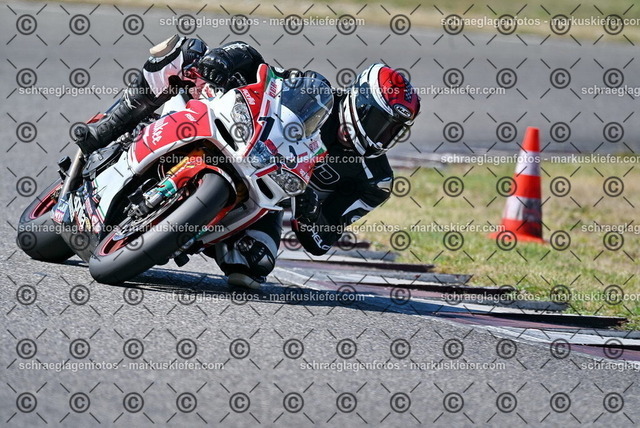 26bt04-0182 | markuskiefer.com - Realisiert mit Pictrs.com