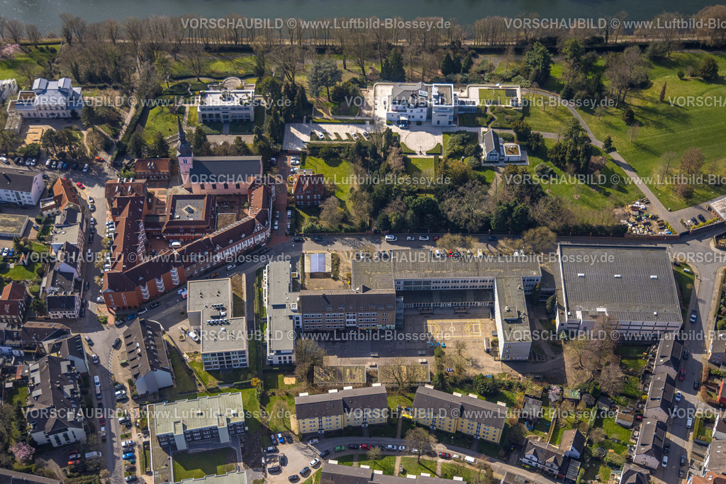 Essen240302443Kettwig | Luftbild, Theodor-Heuss-Gymnasium und St. Josefshaus GmbH Seniorenheim rotes Gebäude, Wohngebiet Münzenbergerplatz, Kettwig, Essen, Ruhrgebiet, Nordrhein-Westfalen, Deutschland