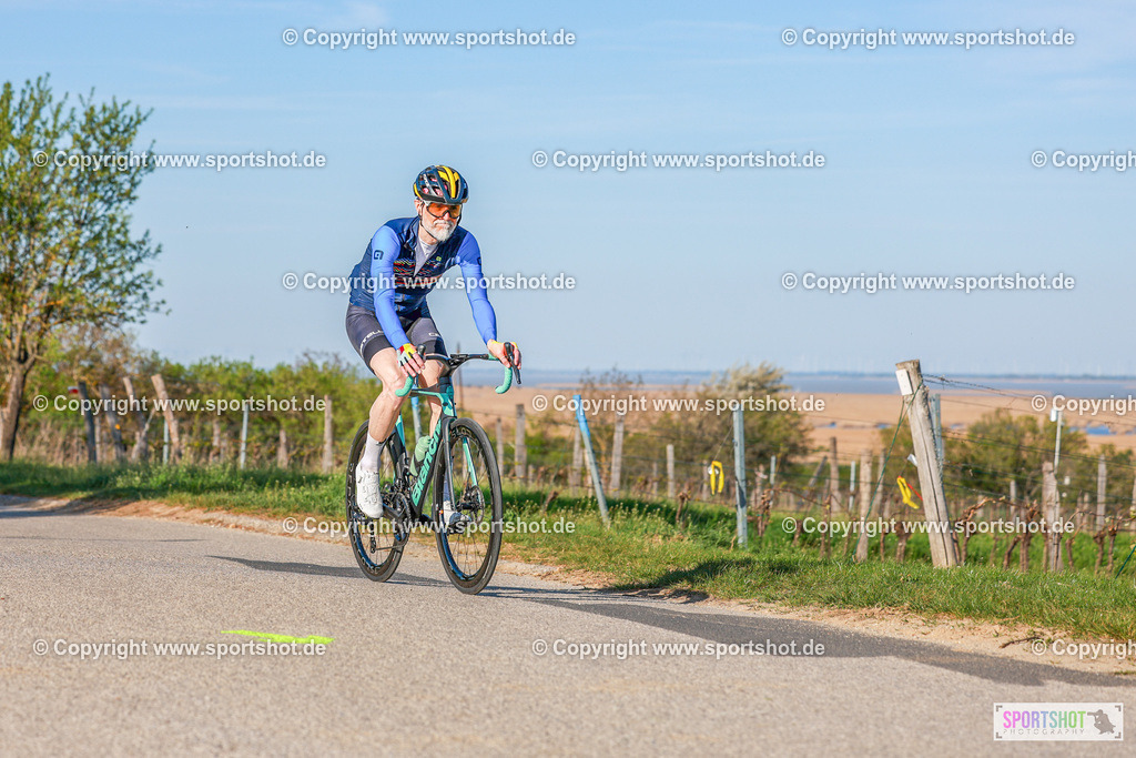 873_AR6_8475 | Neusiedlersee Radmarathon 2026@sportshot_your_pictrs #yourpictures#roadtowm2029 #nrm #neusiedlerseeradmarathon #neusiedlersee #neusiedlerseetourismus #burgenland #mörbisch #nrm26 #burgenlandtourismus #voglundco #poweredbyburgenlandtourismus #radsport #rad #marathon #ucigranfondo #visitburgenland #ucigranfondoworldseries