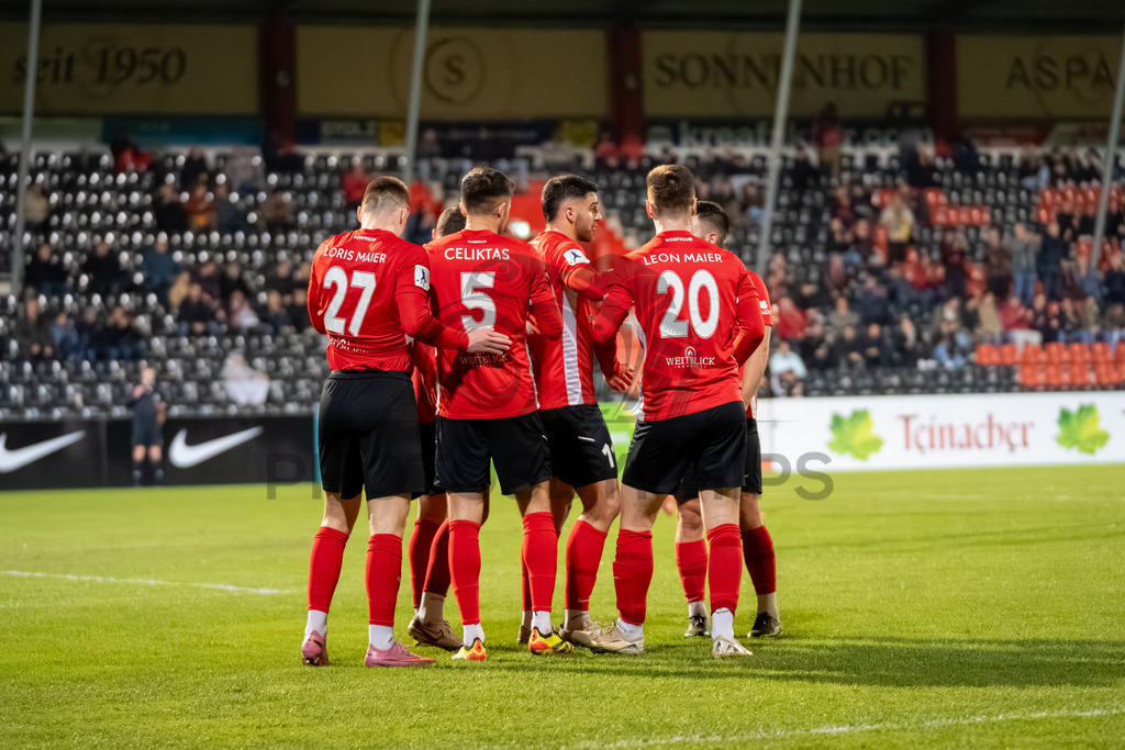 SG Sonnenhof Grossaspach vs. TSV Steinbach Haiger, Fussball, Regionalliga Suedwest, 25. Spieltag, 20.03.2026 | Kollektiver Torjubel nach dem Treffer zum 1:0 durch Loris Maier (SG Sonnenhof Großaspach, #27),SG Sonnenhof Grossaspach vs. TSV Steinbach Haiger, Fussball, Regionalliga Suedwest, 25. Spieltag, 20.03.2026Foto: photosbyphips/Philip Ziegler