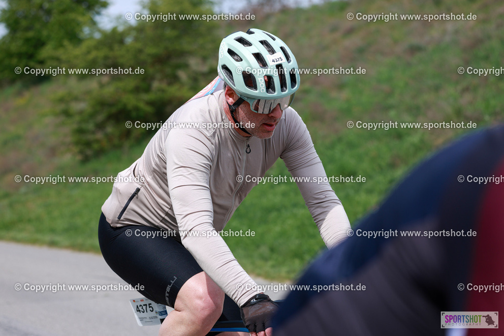 670_AR6_0618 | Neusiedlersee Radmarathon 2026@sportshot_your_pictrs #yourpictures#roadtowm2029 #nrm #neusiedlerseeradmarathon #neusiedlersee #neusiedlerseetourismus #burgenland #mörbisch #nrm26 #burgenlandtourismus #voglundco #poweredbyburgenlandtourismus #radsport #rad #marathon #ucigranfondo #visitburgenland #ucigranfondoworldseries