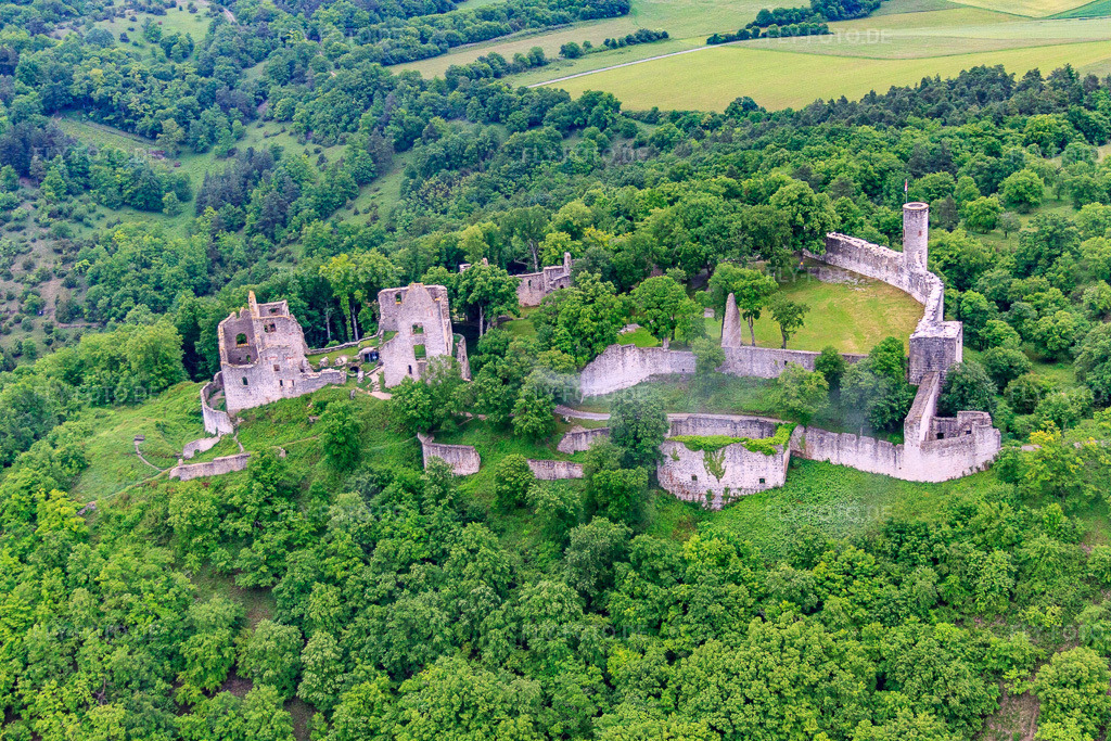Luftbild: Burgruine Homburg bei Gössenheim in Gössenheim im Bundesland Bayern in Deutschland.Foto: IMG_66023.jpg vom 30.05.2014 durch Werner Riehm/FLY-FOTO.deAuflösung des Originals: 4752 x 3168 px