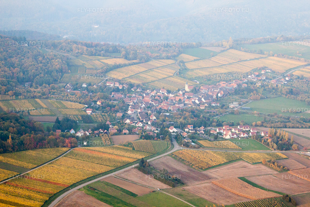 Vue aérienne: Vue de la ville à Cleebourg dans le département Bas Rhin, France. Photo: IMG_54257.jpg prise le 21/10/2012 par Werner Riehm/FLY-FOTO.eu – Résolution de l'original: 4752 x 3168 px