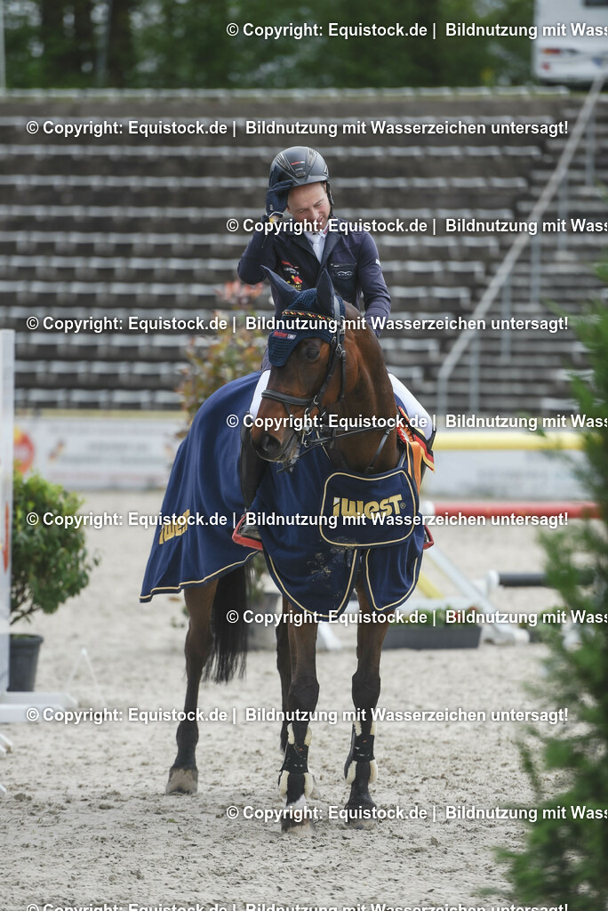 20230514_CCI4_Springen_0429 | equistock