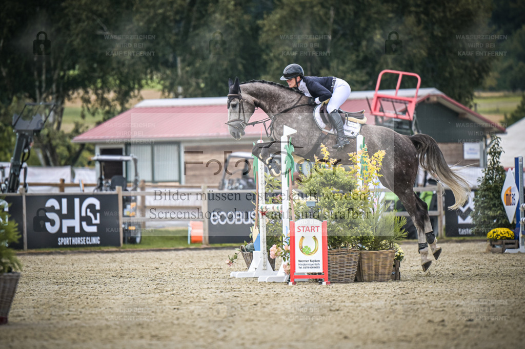 DOS_5264 | Entdecke hochwertige Reitturnierfotos von Foto Oger. Professionell, emotional und authentisch – jetzt Lieblingsmomente im Shop bestellen. - Realisiert mit Pictrs.com