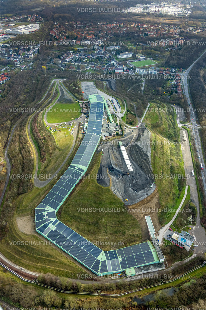 Bottrop260306123 | Luftbild, Baustelle mit Neubau Lifttunnel am alpincenter Skihalle Freizeitanlage mit Solardach, Halde Prosperstraße, Welheim, Bottrop, Ruhrgebiet, Nordrhein-Westfalen, Deutschland