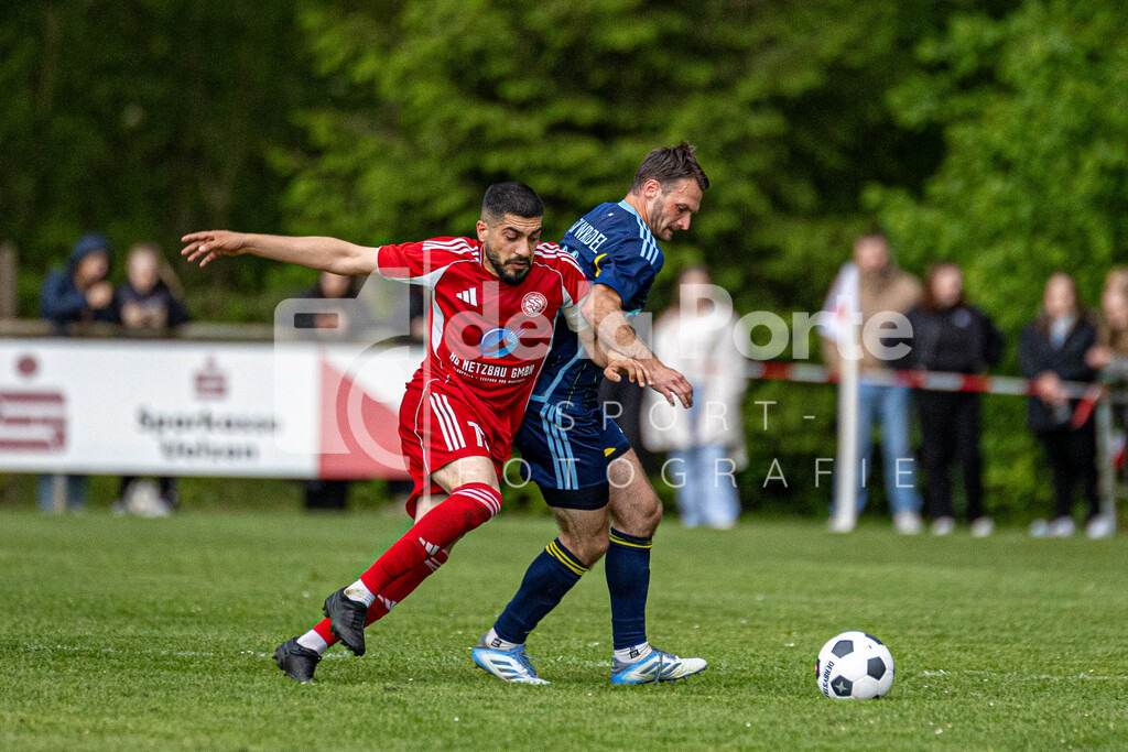 Sperber Veerßen -Tarhan_ Mehmet (r. Kevin Schusdzarra)  vs Wriedel (KP-Finale) 130526 dlP | immodelaporte-sportfotos - Realisiert mit Pictrs.com