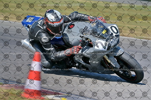25bt04-0348 | markuskiefer.com - Realisiert mit Pictrs.com