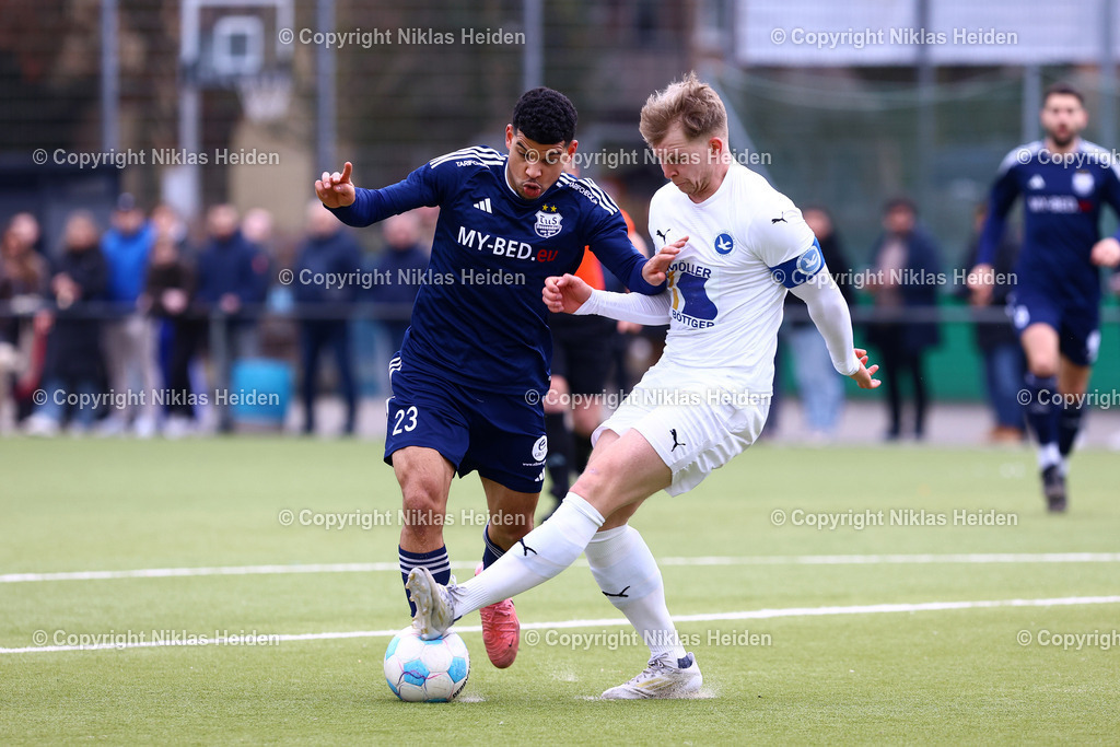 NH_USCPaloma_TuSDassendorf_OberligaHamburg_23022025 | #8 Lasse Bloecker (USC Paloma), #23 Jordan Jeremiah Brown (TuS Dassendorf)Fußball I Herren I Gamesright Oberliga Hamburg I Saison 2024-2025 I  24. Spieltag I USC Paloma - TuS Dassendorf I 23.02.2025 I Jonny-Rehbein-Sportplatz