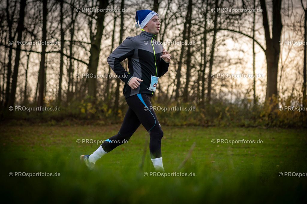 Bonner Nikolauslauf in Bonn, 08.12.2024 | Impressionen vom Bonner Nikolauslauf am 08.12.2024 in Bonn (Freizeitpark Rheinaue). Foto: BEAUTIFUL SPORTS/Axel Kohring