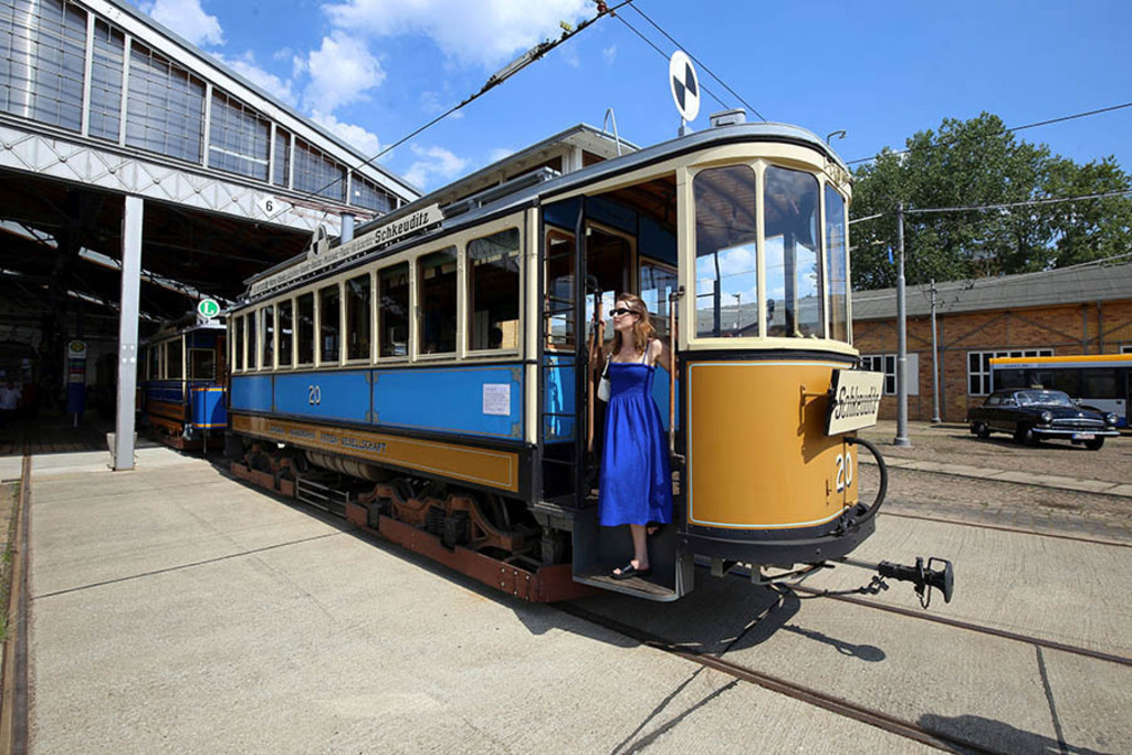 Straßenbahnmuseum Leipzig | Entdecke über 20 Kategorien Leipzig-Motive: Foto-Downloads, hochwertige Poster, Leinwand- & Fine-Art-Prints. Jetzt Lieblingsfoto im Bildlexikon Leipzig Shop bestellen!