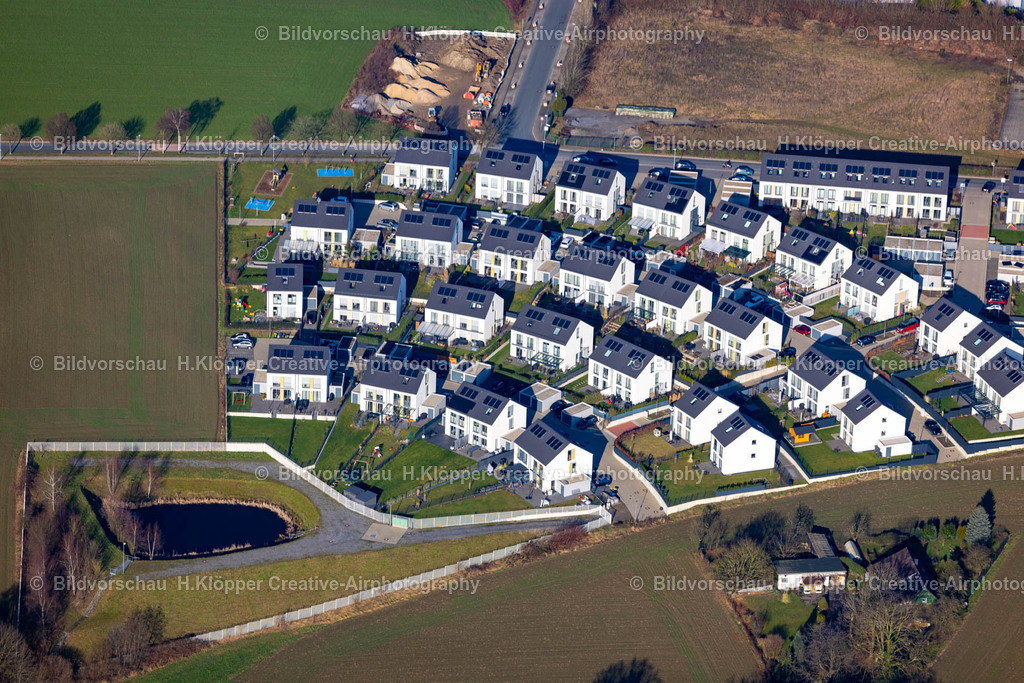 Luftbild Velbert-8666 | Luftbildfotografie Wohngebiet der Mehrfamilienhaussiedlung an der Bertha-von-Suttner-Straße in Velbert im Ruhrgebiet im Bundesland Nordrhein-Westfalen, Deutschland - Realisiert mit Pictrs.com