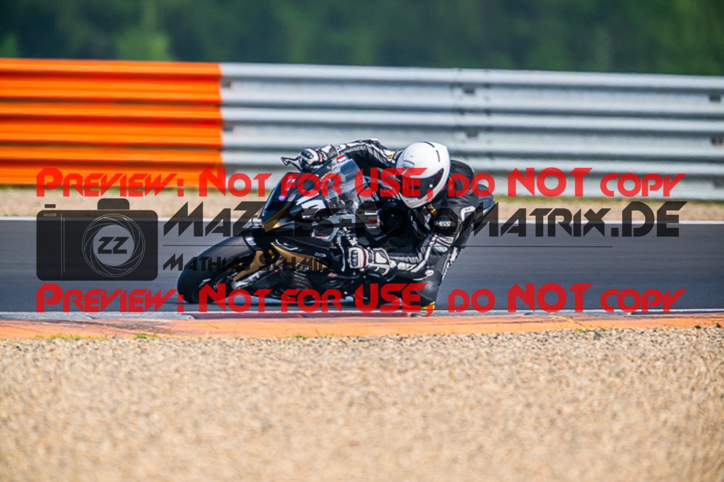 MaZZes_FotoMatrix_220626_6791 | PROSUPERSTOCK