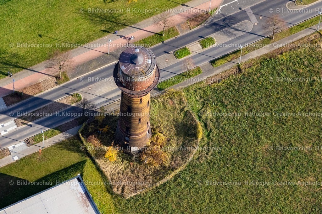Luftbilder Alsorf-7434 | Luftbildfotografie Bauwerk des Industriedenkmales Wasserturm " Wasserturm Annagelände " an der Straße Konrad-Adenauer-Allee in Alsdorf im Bundesland Nordrhein-Westfalen, Deutschland. - Realisiert mit Pictrs.com