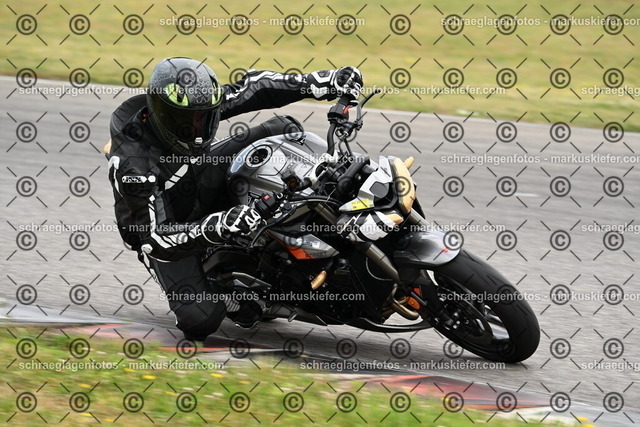 25bt02-0878 | markuskiefer.com - Realisiert mit Pictrs.com