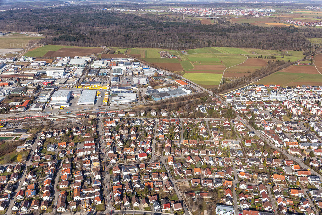 Luftbild: Bahnhofstraße von Süden in Renningen im Bundesland Baden-Württemberg in Deutschland. Foto: IMG_125016.jpg vom 20.02.2021 durch Werner Riehm/FLY-FOTO.de