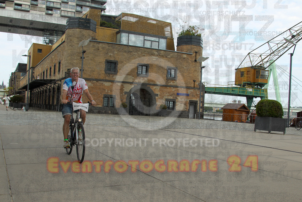 250920_1314_EV4_5160 | Sportfotografie im Rhein-Sieg Kreis, Köln, Bonn, NRW, Rheinland Pfalz, Hessen, etc. Unser Tätigkeitsfeld umfasst den Laufsport vom Volkslauf über den Marathon, Duathlon, Triathon bis zum Ultralauf wie Kölnpfad Ultra oder Schindertrail.