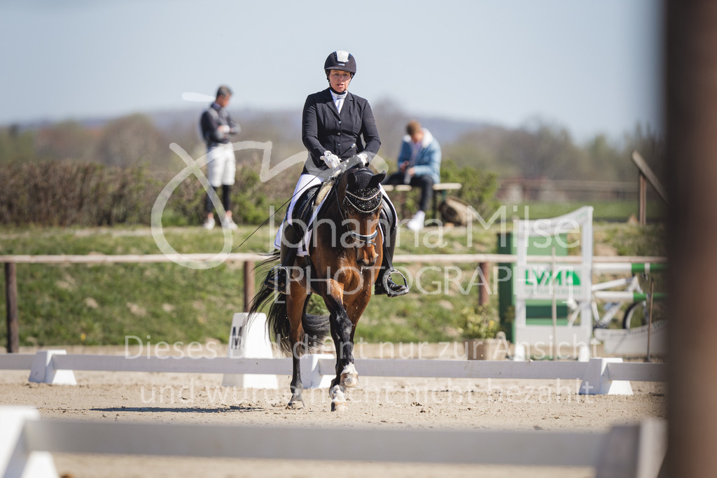 220418_Dressurpferde-L-107 | Frühlingsfest der Pferde
Herford
18.April 2022
Dressurpferdeprfg. Kl.L DL2