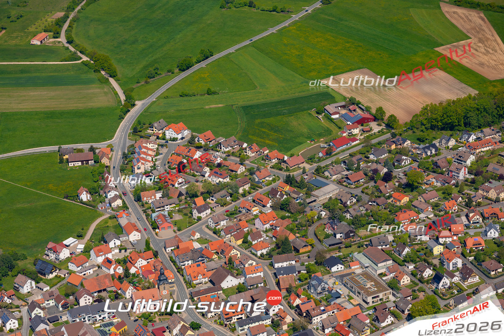 Die Luftbildaufnahme Kersbach - Forchheim wurde 2019 mittels Flugzeug (keine Drohne) erstellt. Perfekte Schärfe und Druck- Ergebnisse- Garantiert!