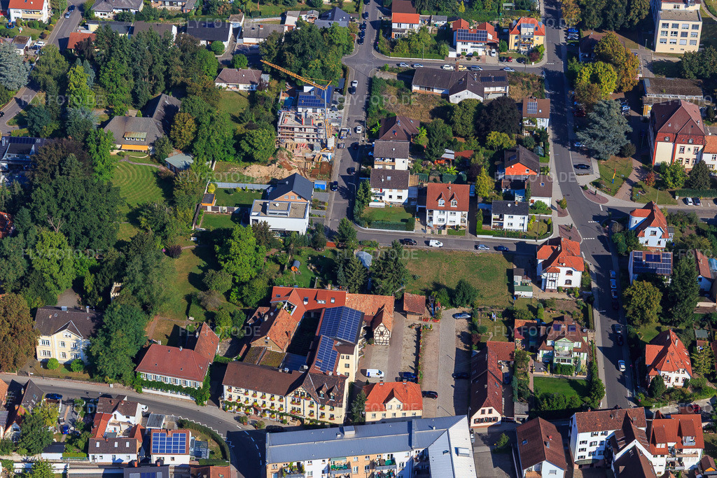 Luftbild: Marktstraße Pfalzbuckel mit Hotel zur Pfalz in Kandel im Bundesland Rheinland-Pfalz in Deutschland. Foto: IMG_094951.jpg vom 24.09.2016 durch Werner Riehm/FLY-FOTO.deHotel zur Pfalz