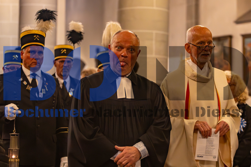 JEM_ZAPMAI20250424-22 | bond - Realisiert mit Pictrs.com