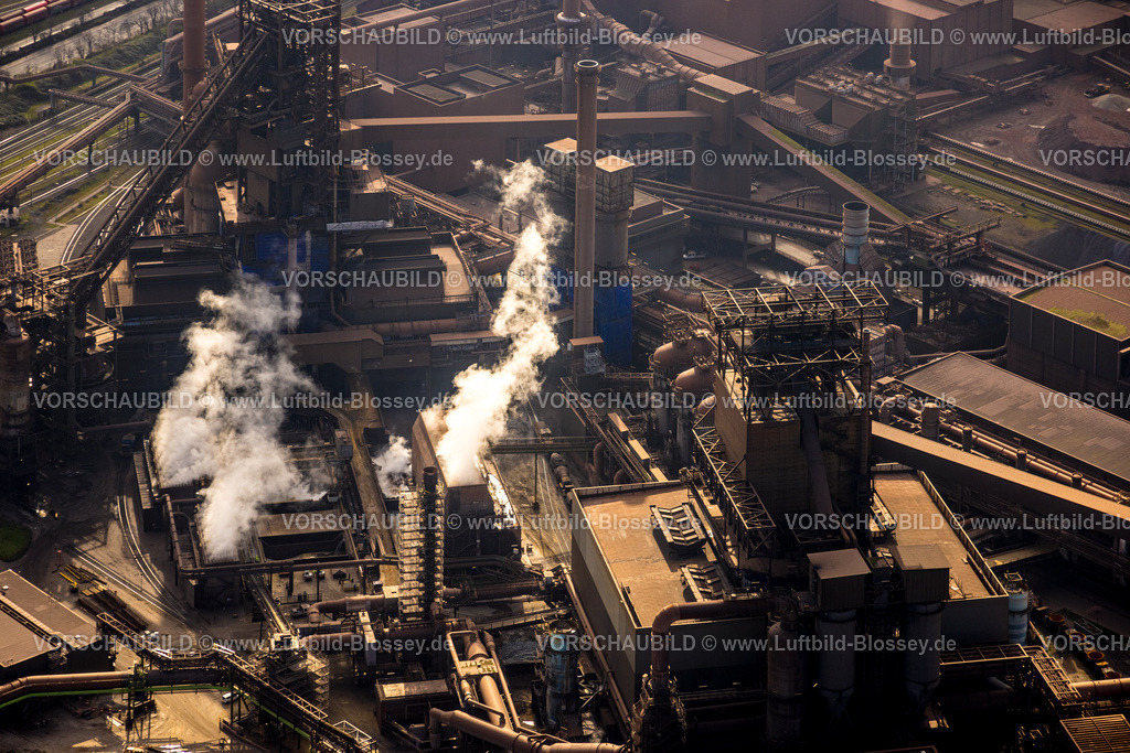 Duisburg240304640 | Luftbild, thyssenkrupp Steel Europe AG Werk, Detailaufnahme mit Rauchwolken, Marxloh, Duisburg, Ruhrgebiet, Nordrhein-Westfalen, Deutschland, Duisburg-N