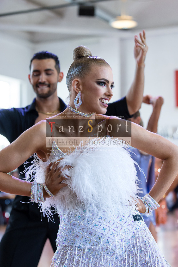 20240616_D-Cup-HGR-Latein_2436 | Tanzsportbilder, Standardtanz, Lateintanz, WDSF, DTV, LTVB, dancecomp, goc, hessen tanzt, blaues band der spree, walzer, tango, wiener walzer, slowfox, quickstepp, samba, rumba, cha-cha-cha, paso doble. jive, hd-kroft photography, turniertanzsport