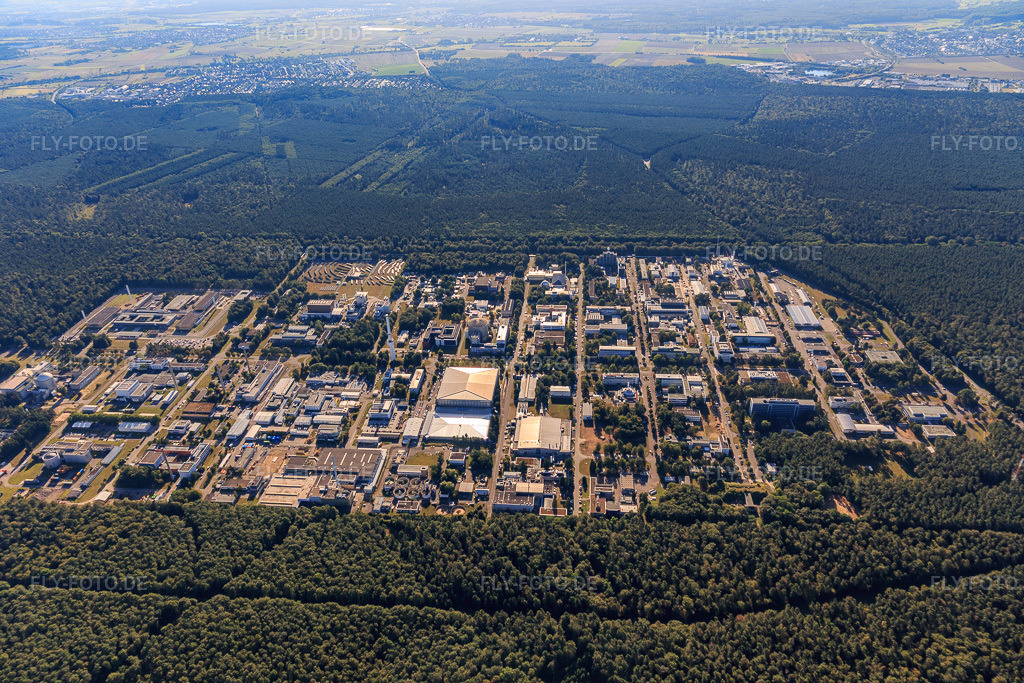 Luftbild: Karlsruhe Institut für Technologie - Campus Nord von Osten im Ortsteil Leopoldshafen in Eggenstein-Leopoldshafen im Bundesland Baden-Württemberg in Deutschland. Foto: IMG_093981.jpg vom 23.08.2016 durch Werner Riehm/FLY-FOTO.deWWW.KIT.EDU