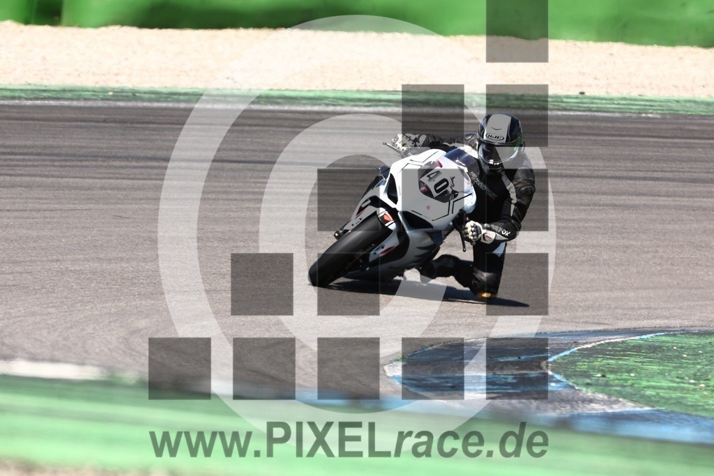 0040-20240625_05371 | Schöne Erinnerungen an spannende Momente - das festzuhalten ist unser Job. PIXELrace.de ist seit 2003 auf den Rennstrecken Europas unterwegs um die Action draußen beim Fahren und die wunderbare Stimmung imm Fahrerlager für euch einzufangen.