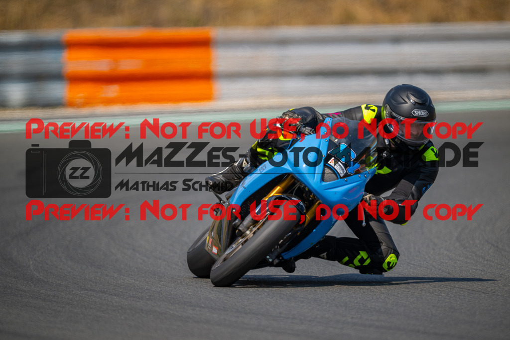 MaZZes-Fotomatrix-20260805-526715 | OPEN