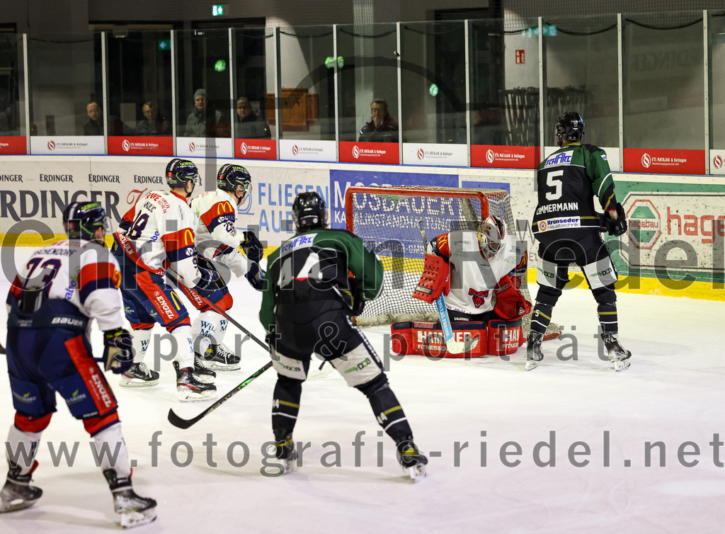 2023-01-13_129_TSV_Erding_gegen_VfE_Ulm-Neu-Ulm | Erding, Deutschland, 13.01.2023:
Eishockey, Bayernliga 2022 / 2023, 27. Spieltag, TSV Erding gegen VfE Ulm/Neu-Ulm, Endergebnis: 6:1

Foto: Christian Riedel / fotografie-riedel.net