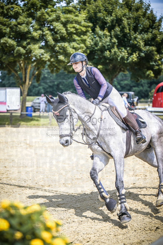 DOS_2484 | Entdecke hochwertige Reitturnierfotos von Foto Oger. Professionell, emotional und authentisch – jetzt Lieblingsmomente im Shop bestellen.Deutschlandweite Turnierfotografie. - Realisiert mit Pictrs.com