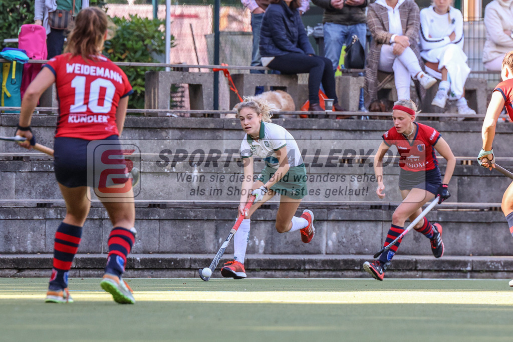 MJ_2022-09-25_HTCU-BHC-57 | Nika Hansen (Uhlenhorst Mülheim #15), Uhlenhorst Mülheim - Berliner HC am 25.9.2022 im Waldstadion, Mülheim a. d. Ruhr