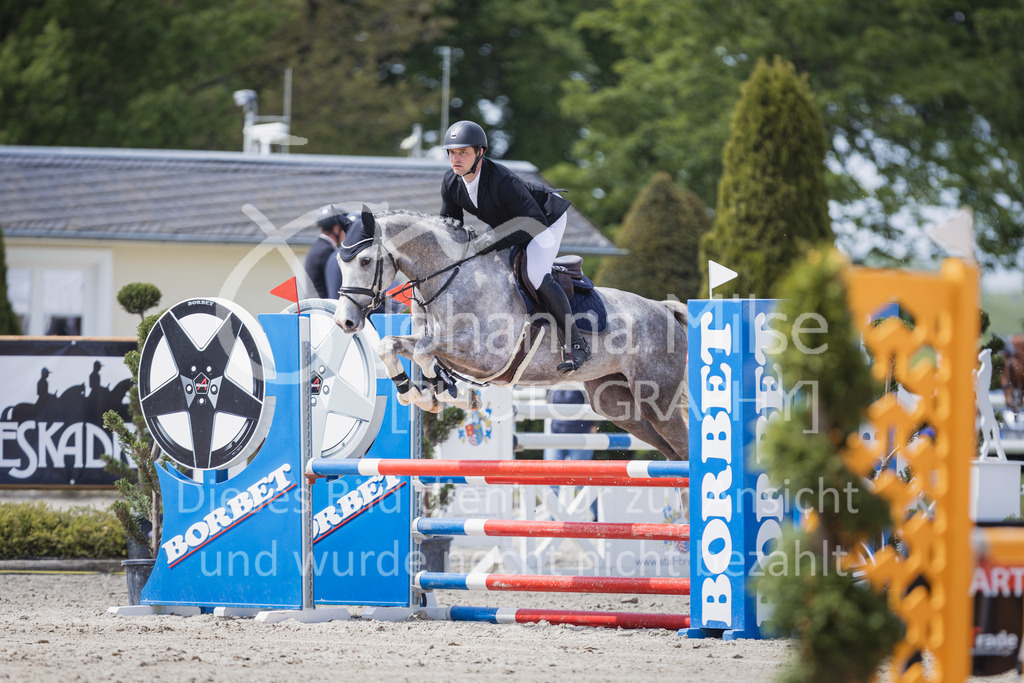 230518_MayDays_SprPf-A2-280 | Deine schönsten Turniermomente als professionelle Fotos! Entdecke hochwertige Pferdesport-Fotografie im Online-Shop. Jetzt Fotos finden & bestellen!