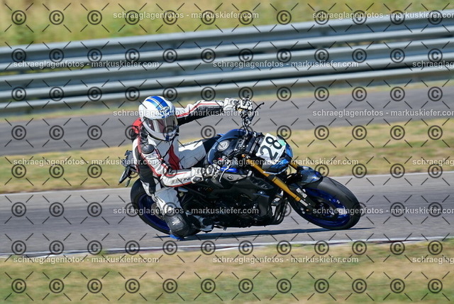 26bt04-0915 | markuskiefer.com - Realisiert mit Pictrs.com
