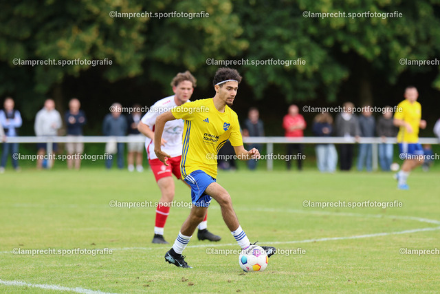 Fußball I Herren I Senioren Landesliga Holstein I 5. Spieltag I SC Rönnau - VfB Lübeck U21 I 23.08.2025.130 | Omer Shwan (8, SC Rönnau) - Realisiert mit Pictrs.com